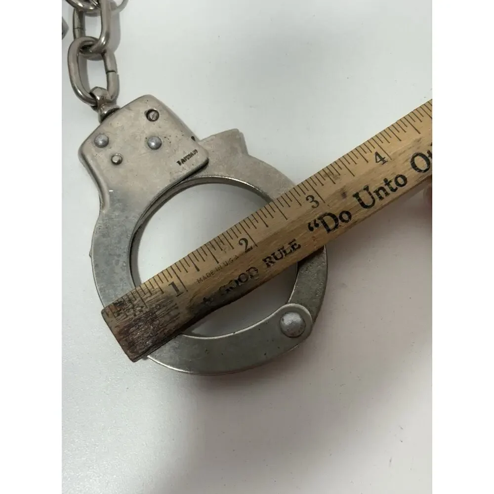 Vintage Taiwan Handcuffs with Key See Pictures‎